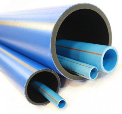 Водопроводни тръби и захранващи кабели