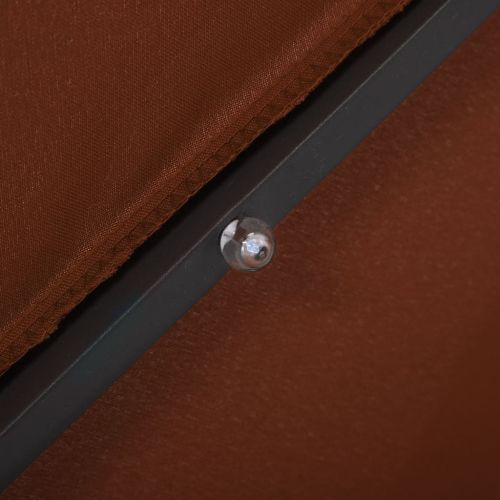 Конзолен градински чадър с LED и стоманен стълб теракота