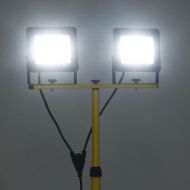 LED прожектор със статив 2x100 W студено бяло