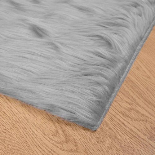 Изкуствена овча килим TAFALLA Сиво 60 x 110 cm Полиестер