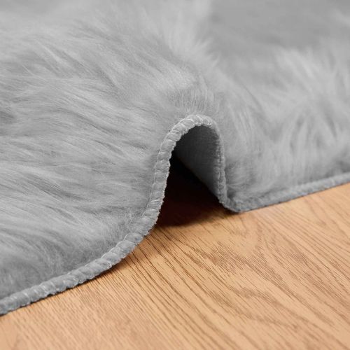 Изкуствена овча килим TAFALLA Сиво 60 x 110 cm Полиестер
