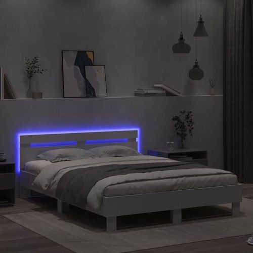 Рамка за легло с LED Бяло 152 x 203 cm Инженерно дърво